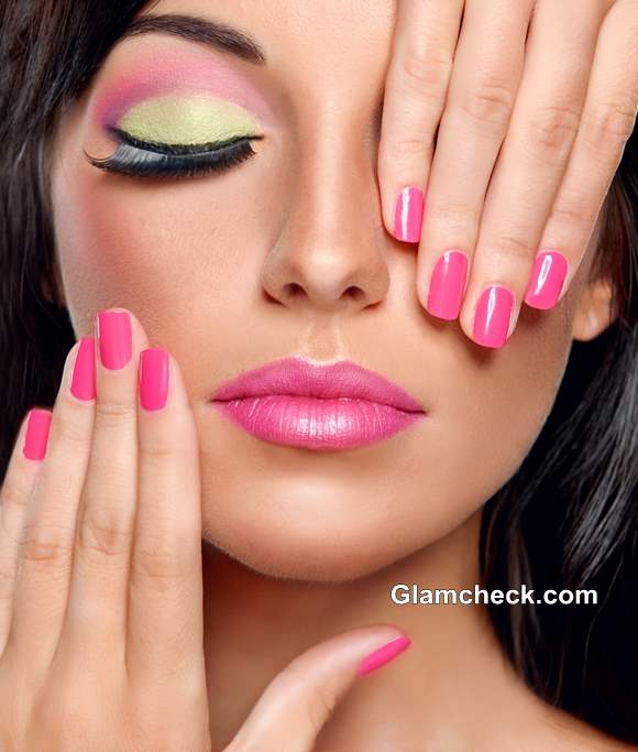 Light Pink and Mint Green Color Blocking Eye Makeup