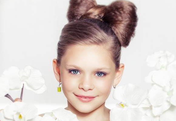 Little Girls Hairstyle - Cute Hair Bow Tutorial
