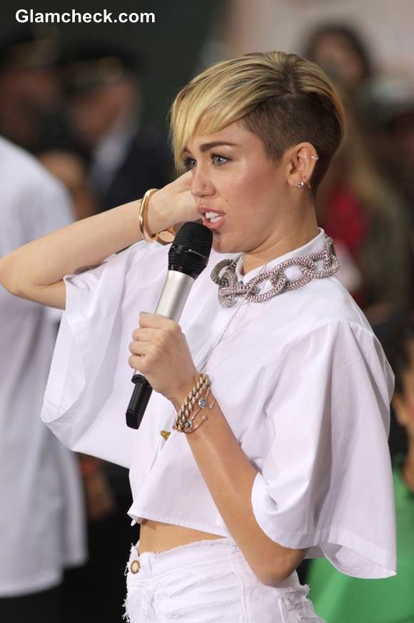 Miley Cyrus Performs on the Today Show october 2013