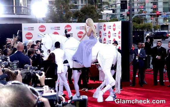 American Music Awards 2013 Lady Gaga Horses Around