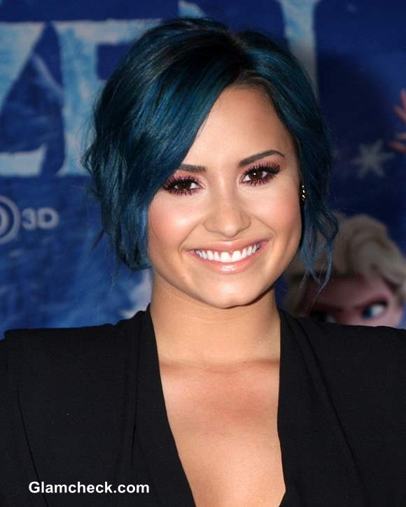 Demi Lovato in Blue Hair Color 2013 at Frozen World Premiere