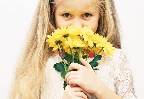 Everyday Side Pinned Hairstyle for Little Girls