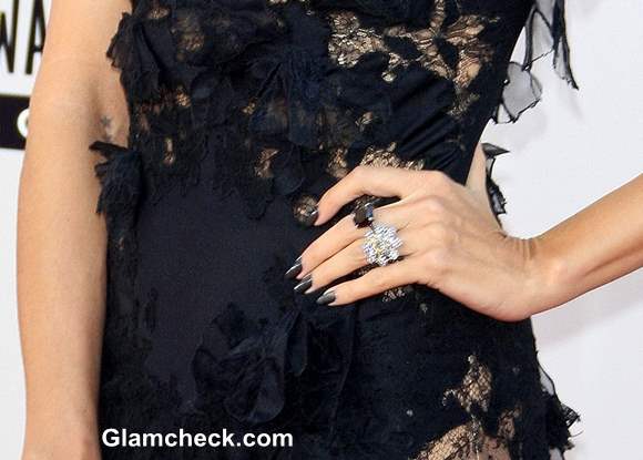 Heidi Klum Black Manicure at AMA 2013