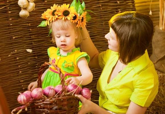 Thanksgiving Hairstyles for Little Girls – Sunflower Wreath