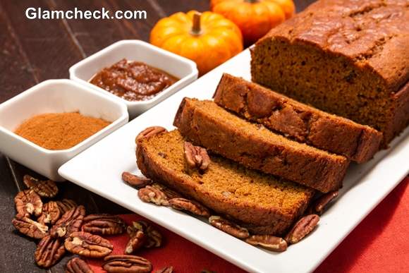 Thanksgiving dishes Sliced pecan pumpkin bread