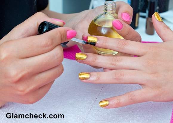 Shimmery Golden Nails DIY