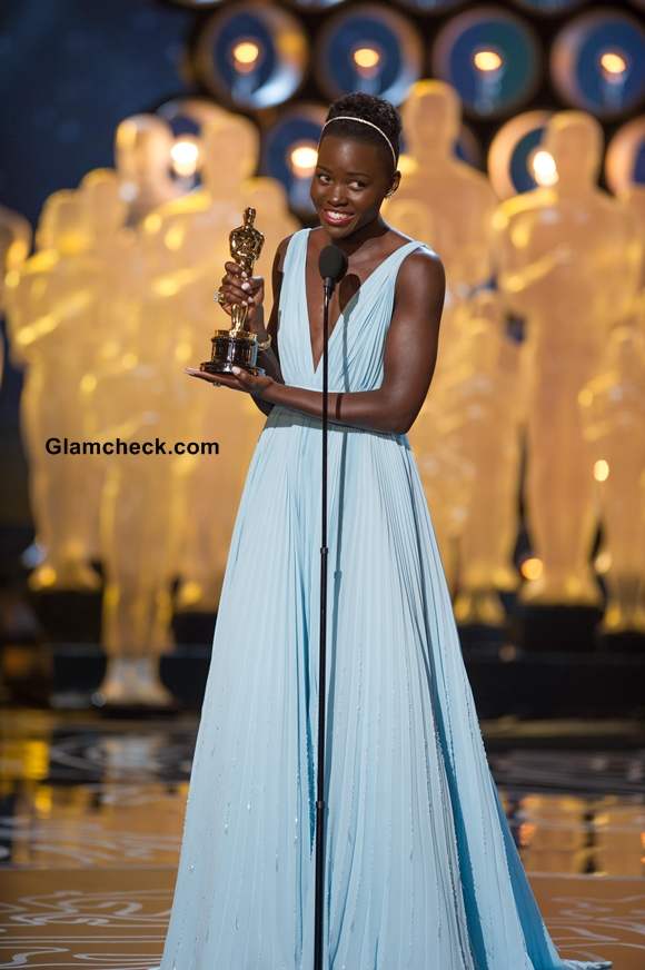 Lupita Nyong at Oscars 2014