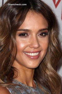 Jessica Alba Radiant in Glowy Makeup and Soft Curls