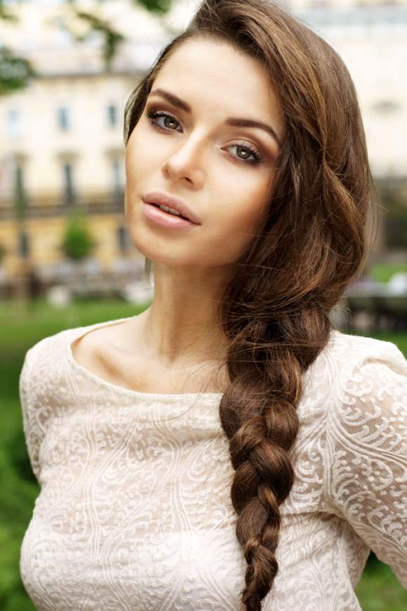 Side Plait Summer Hairstyle Side Plait Summer Hairstyle