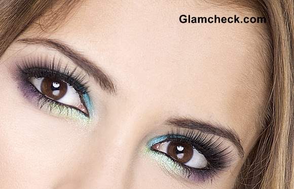 Look Sizzling Flaunt A Hot 80 S Eye Makeup Look