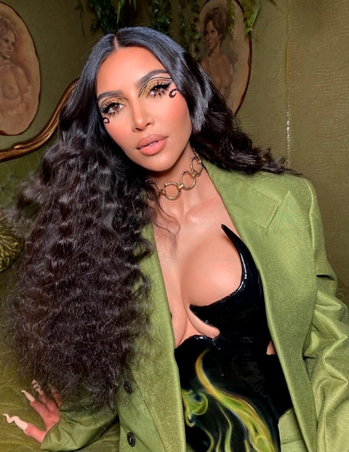Kim Kardashian Latest Style 2021 Jungle Queen In Luis De Javier Corset