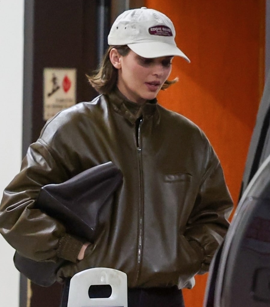 Kendall Jenner Debuts Chic Short Brunette Hair