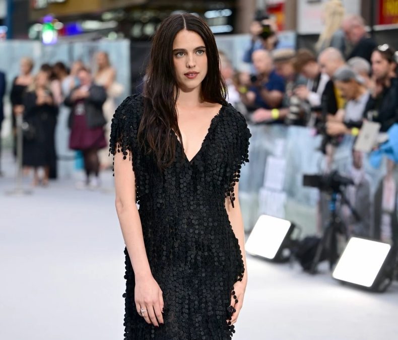 margaret-qualley-in-chanel-the-dog-stars-world-premiere