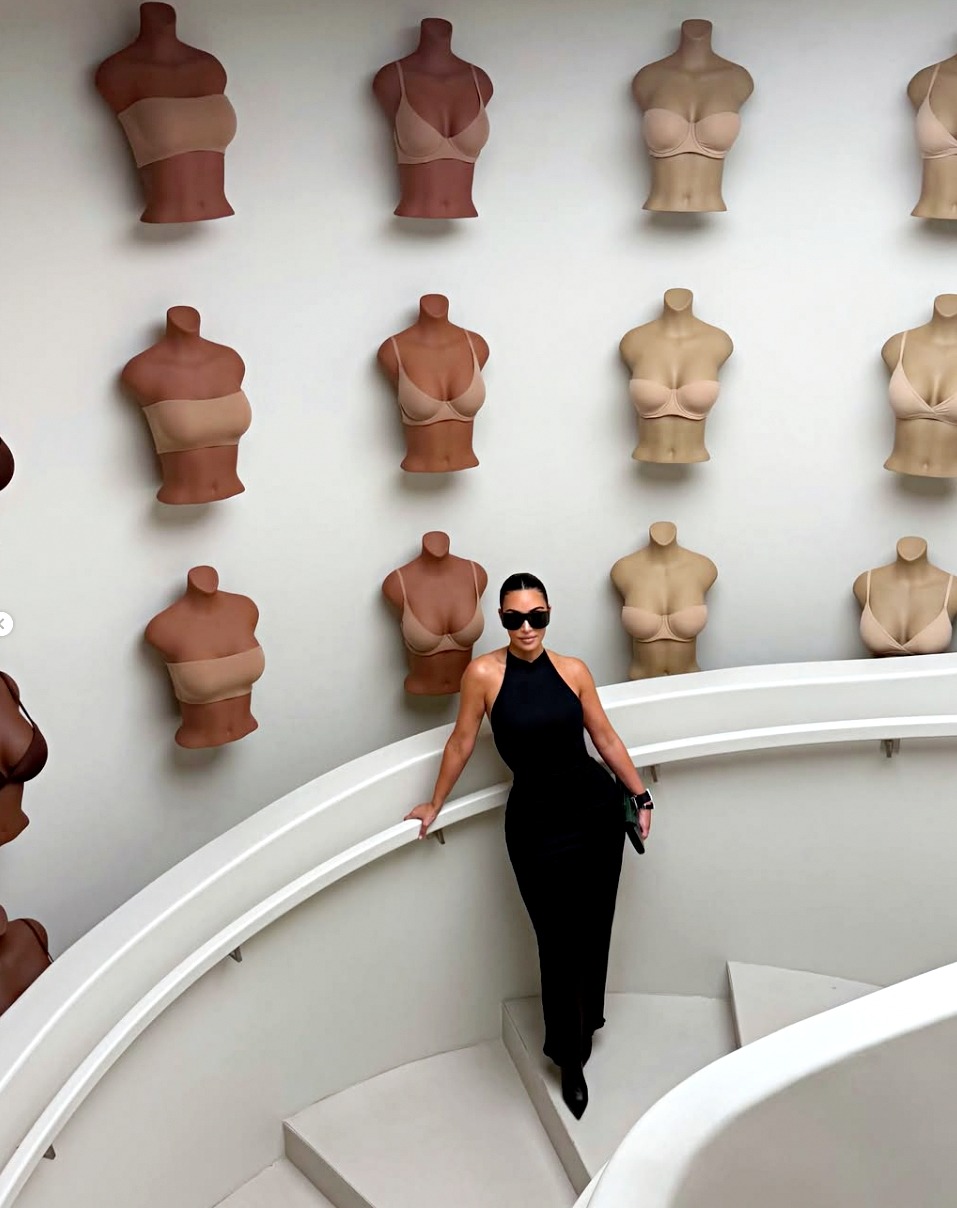 Kim Kardashian black dress skims chicago store