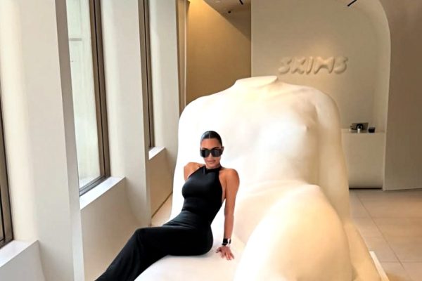 Kim Kardashian in black dress skims chicago store