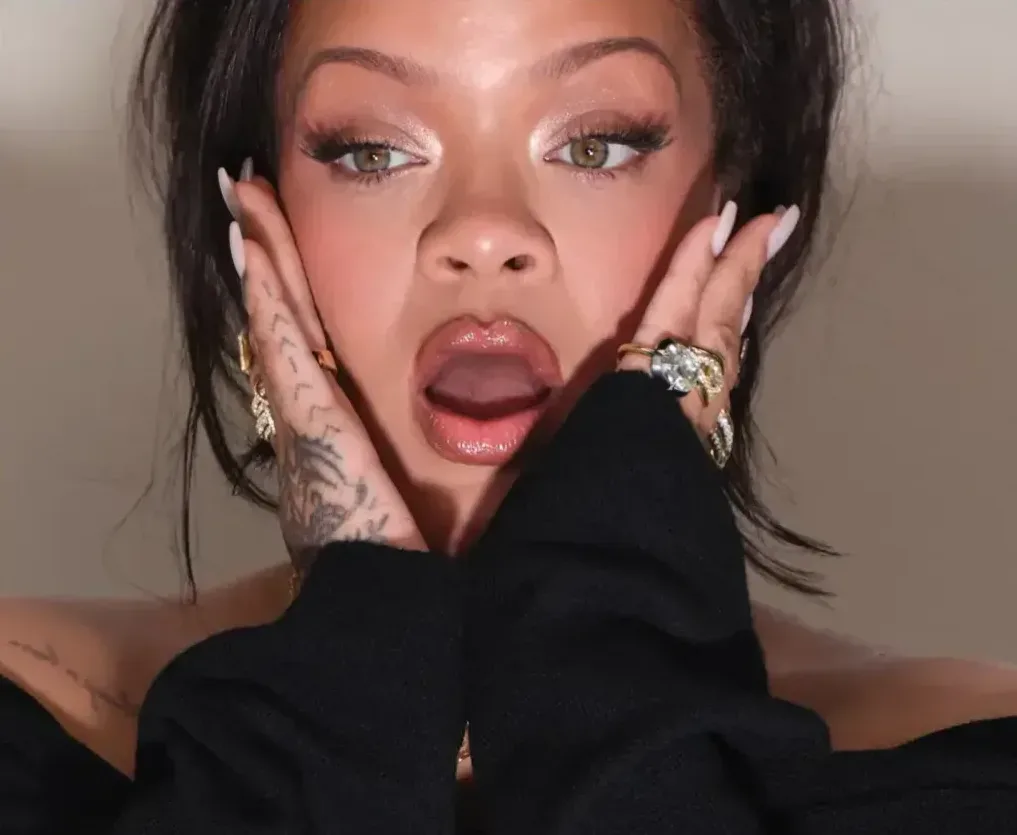 Beauty How To - Recreate Rihanna’s Rosy Soft Glam Makeup