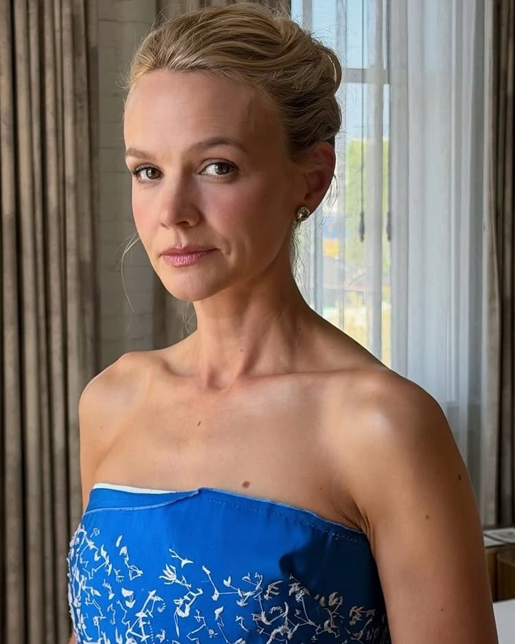 Best Celebrity Beauty Looks at the 2026 Emmys -Carey Mulligan