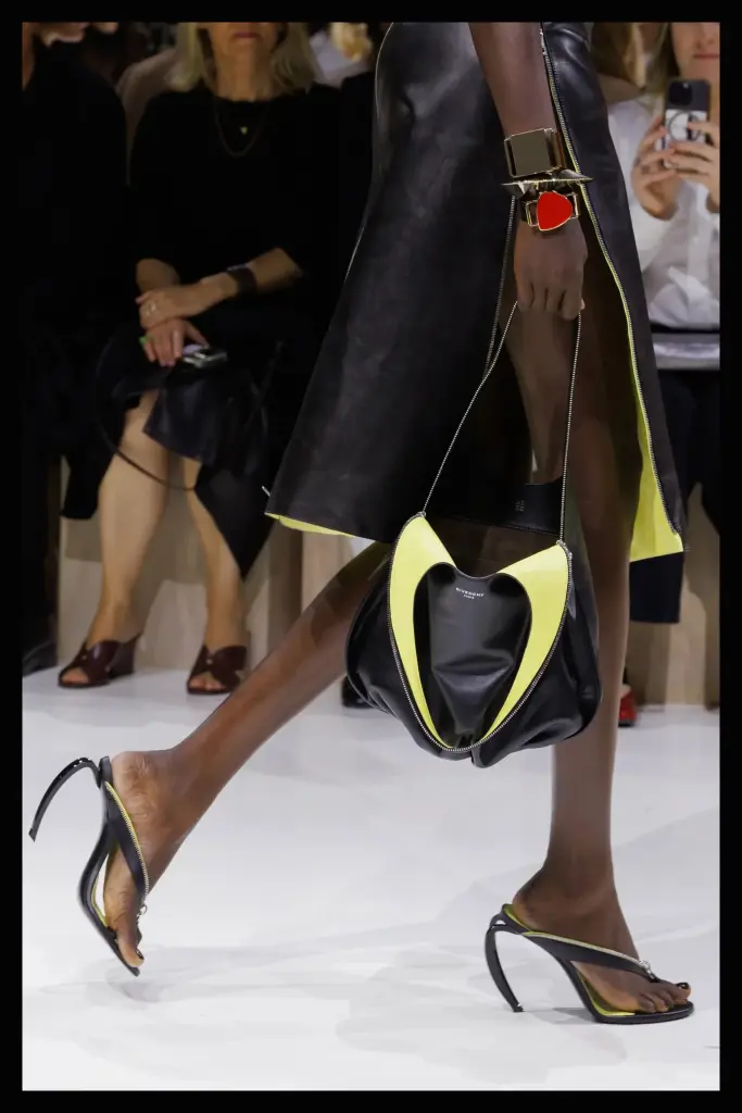 Givency SS26 Details - Beauty Shoes accessories