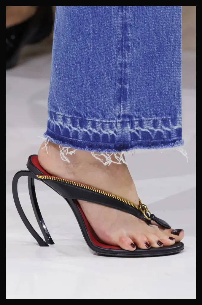 Givency SS26 Details - Beauty Shoes accessories