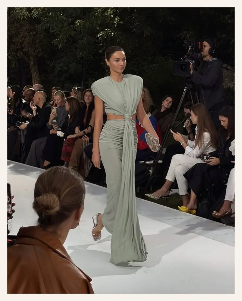 Miranda Kerr Returns to the Runway for Stella McCartney