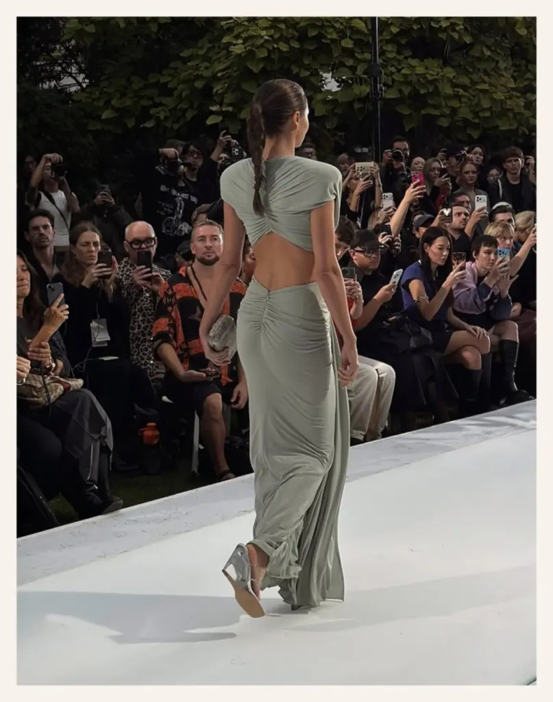 Miranda Kerr Returns to the Runway for Stella McCartney