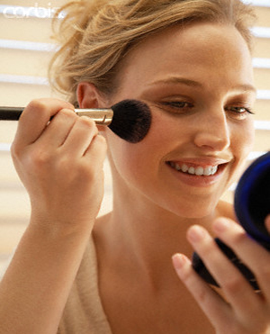 Face brushes including powder and blush brushes