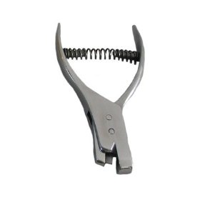 A pattern notcher for cutting alignment notches