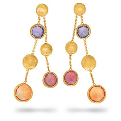 A simple pearl stud earring