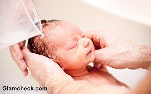 washing Infants hair